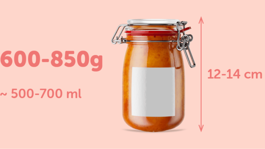 Etiqueta quadrada para potes de 600-850g com 12-14cm de altura colocada em um pote de vidro para conservas
