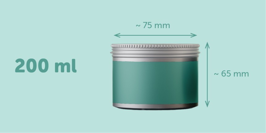 Pote de vela de 200 ml com 65 mm de altura e 75 mm de largura com etiqueta adesiva retangular verde envolvente
