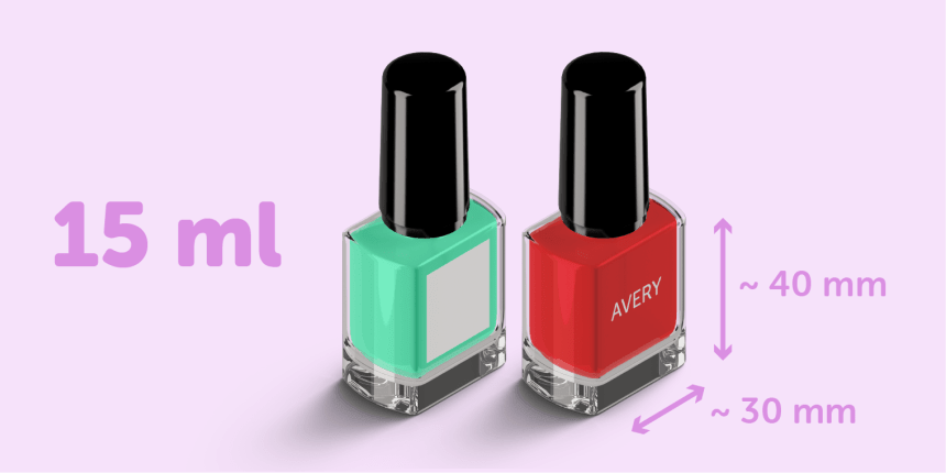Etiquetas quadradas de vidrinhos de esmalte 15ml 4cm de altura 3cm de comprimento colocadas em dois  vidrinhos vermelho verde