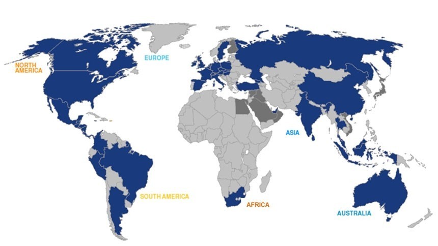 Imagem mundial com indicação dos países onde a Avery está presente