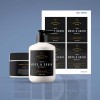 frasco cosmético branco com etiqueta adesiva retangular preta personalizada indicando o produto